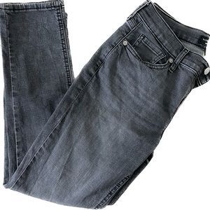 BANANA REPUBLIC Girlfriend Jean Size Petite 25/0 in Grey